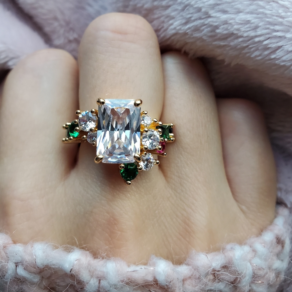 NWT Gorgeous Emerald Cut White Sapphire Ring - Picture 1 of 12